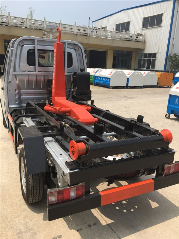 勾臂垃圾车随州工厂